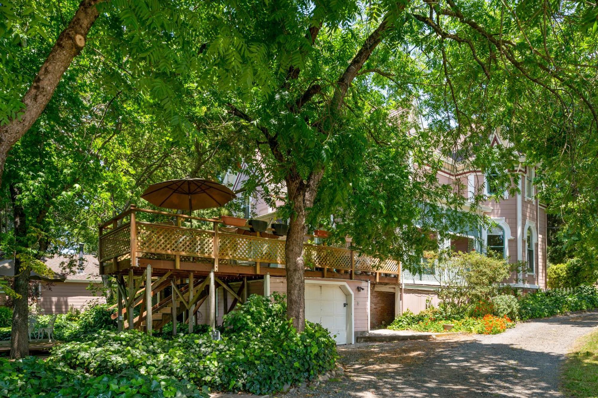 The Gables Wine Country Inn Санта-Роза Екстер'єр фото
